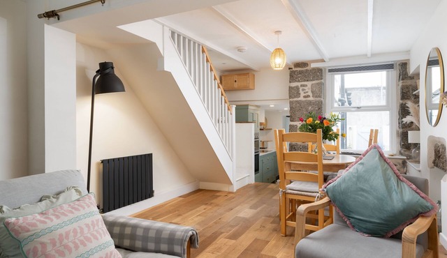 Eden Cottage - stylish Fisherman's Cottage