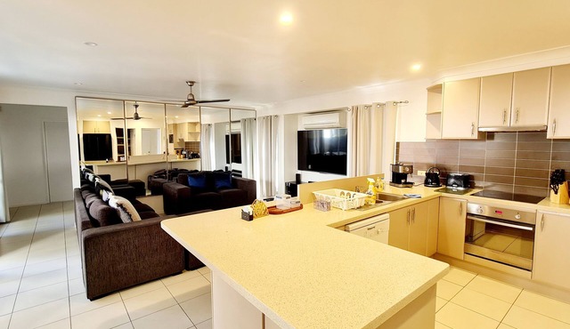 Eden, Elegance by the Bay