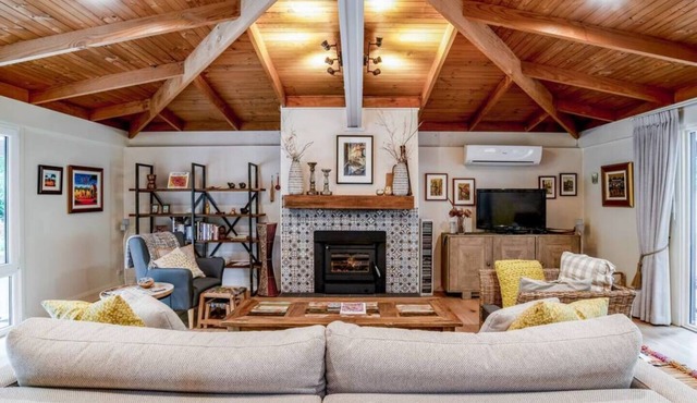 Eden Gardens in the scenic Adelaide Hills (Aldgate village)