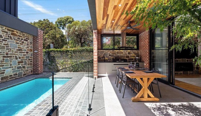 Eden Haus Poolside Serenity near CBD and Bushland
