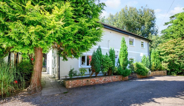 EDEN HOUSE, pet friendly, country holiday cottage in Bardsea