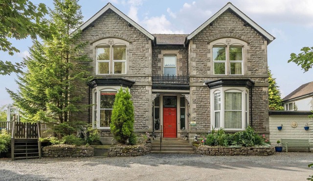 EDEN LODGE, pet friendly, luxury holiday cottage in Bardsea