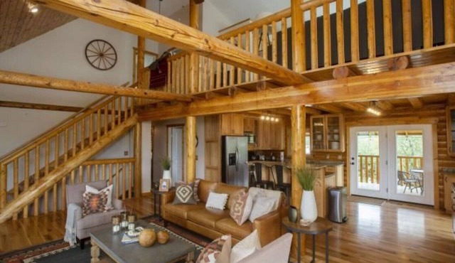 Eden Log Cabin/Near Lake & Ski Resorts