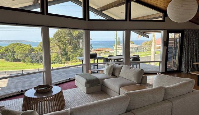 Eden Niu – Magnificent Ocean Views and close to everything!