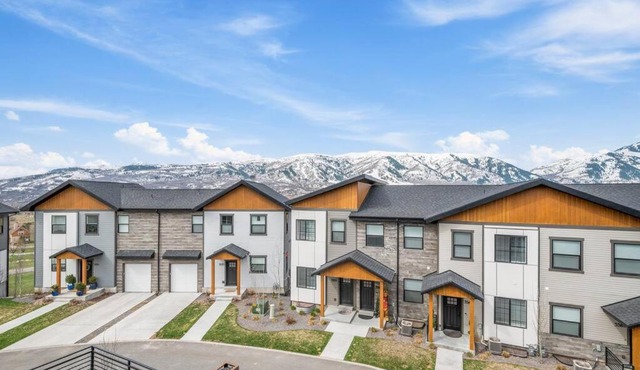 Eden Ski and Lake Home