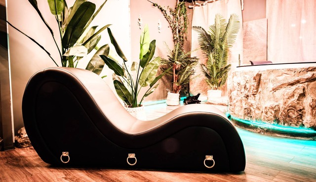 Eden Tropical Love Room