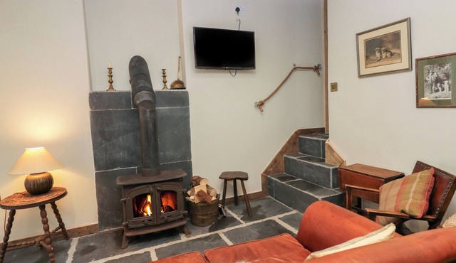 EDEN VALE CART HOUSE, pet friendly in Broughton-In-Furness