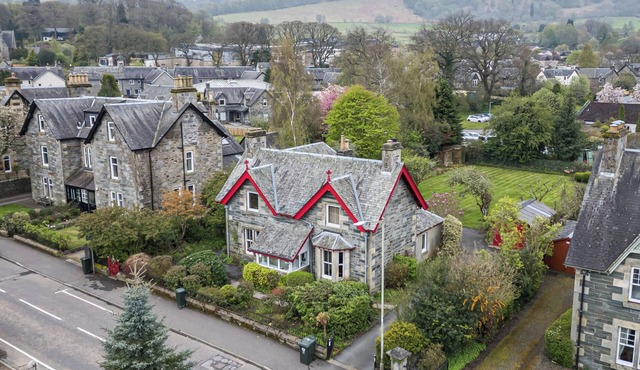 EDENGROVE, pet friendly, with open fire in Aberfeldy