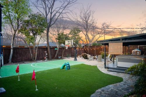 Edens Luxury 3 bed home with hot tub and grill