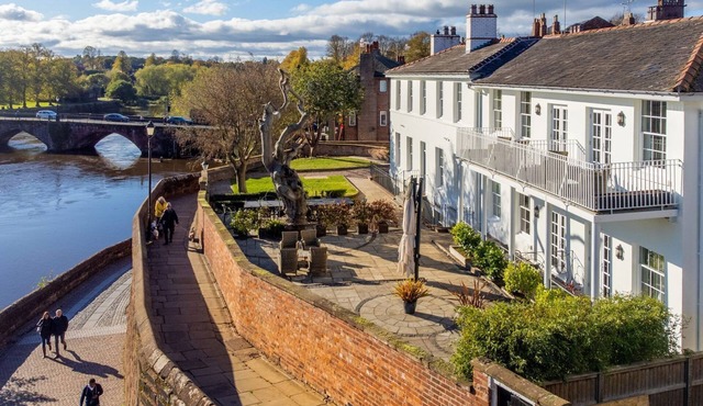 EDGAR HOUSE, family friendly, luxury holiday cottage in Chester