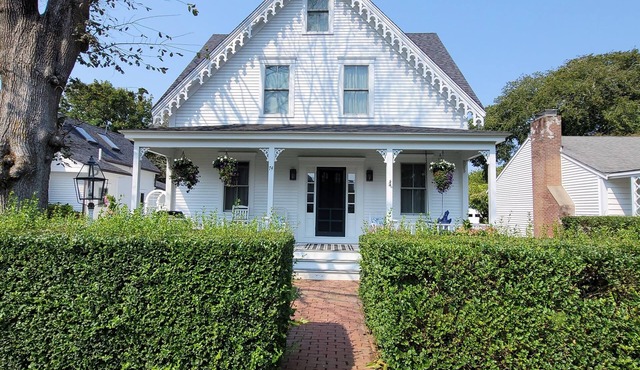 Edgartown Whaling House and Cottage