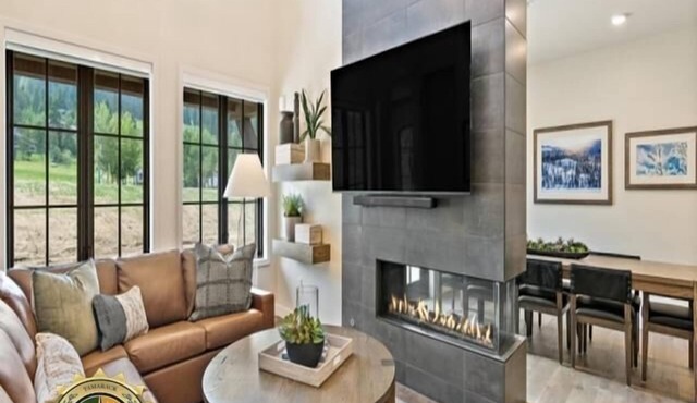 Edge Of Powder | Includes Two 1-Day Lift Tickets