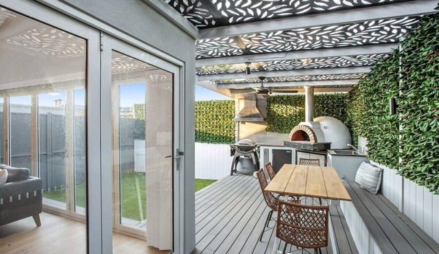 Edge Water Luxury Living by the Sea