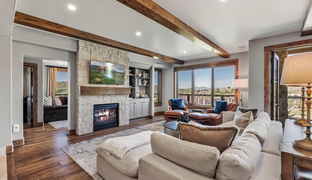 Edgemont 2300 Luxury Mountain Condo with Backdoor Ski Access!