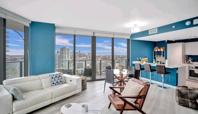 Edgewater, 270 degree breathtaking view , 37th floor