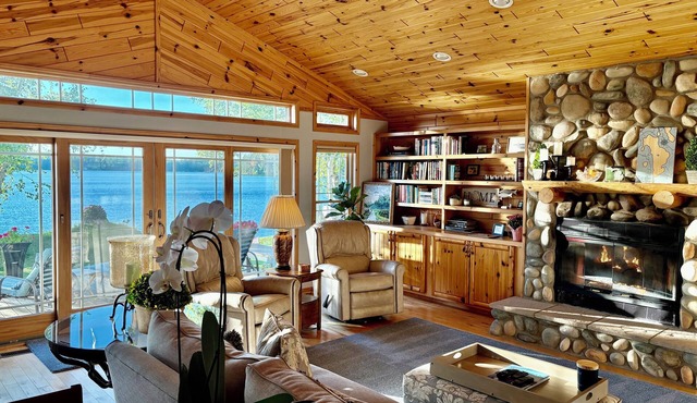 Edgewater at Long Lake - Lakeside Jacuzzi, fireplace, fenced in yard for pets