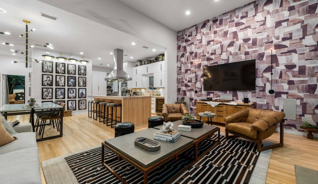 Edgewater Elegance- Gorgeous 2 Bed on Katy Trail!