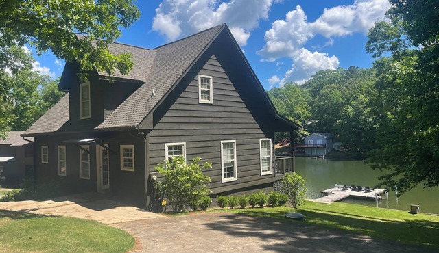 Edgewater Escape | 3 Bed, 2 Bath
