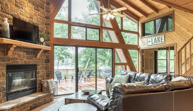 Edgewater Escape by Sarah Bernard, with Hot Tub