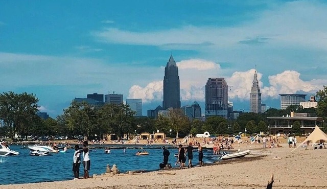 Edgewater house with AC in charming Cleveland's Historical District