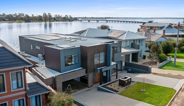 Edgewater on Irvine S