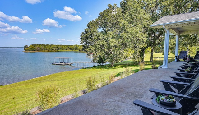 'Edgewater on Kentucky Lake' w/Hot Tub & Games