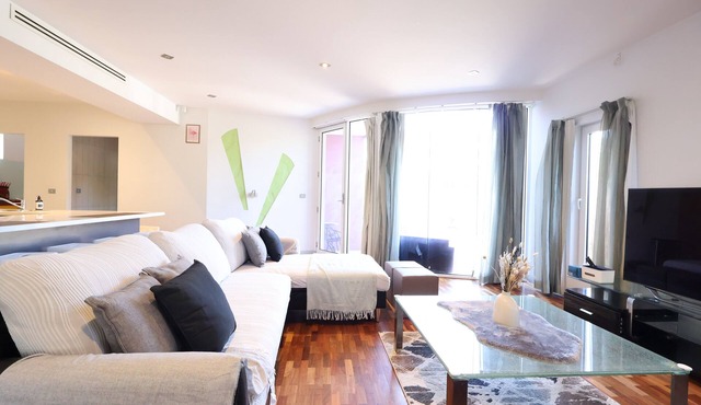 Edgewater Rivera Entire 4 BR 2 Story House, Edgewater Rivera Holiday Rental