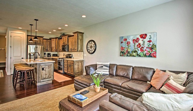 Edgewater Townhome ~ 7 Mi to Snowbasin Resort