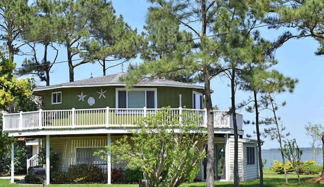 Edgewater- Waterfront on Oyster Bay.
