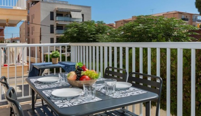 Edificio Beausoleil by Interhome