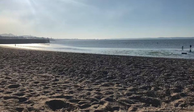 Edinburgh Holiday Home with Free Parking 5min to Edinburgh Waverly.