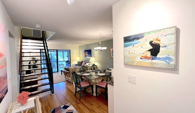 Edisto Beach Peach!—beautiful renovated condo on golf course & close to beaches