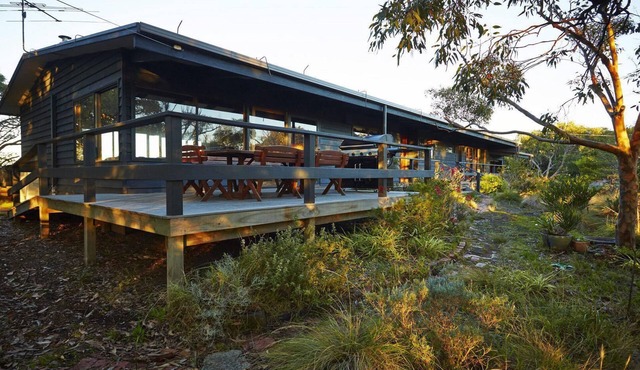 Edith's House - With A Separate Teenage Retreat & Ocean Views