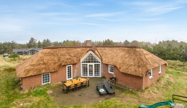 "Edlef" - 800m from the sea by Interhome