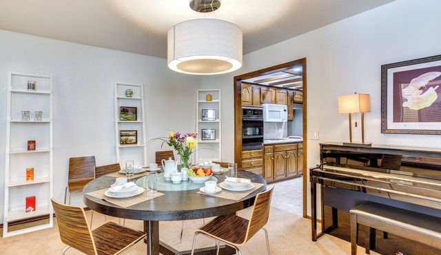 Edmond Townhome w/Pool Access Near Arcadia Lake!