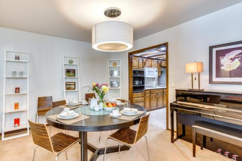 Edmond Townhome w/Pool Access Near Arcadia Lake!