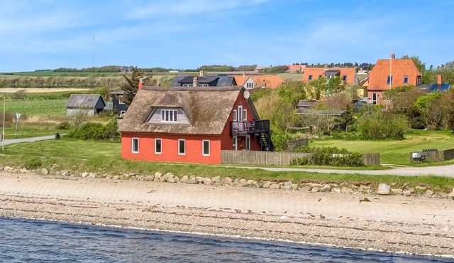 "Edvardsine" - 20m to the fjord by Interhome