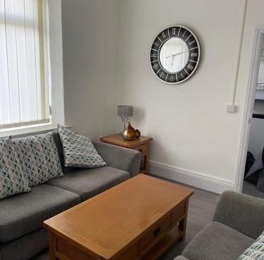 Edward 4th - Newly renovated 4 bedroom house