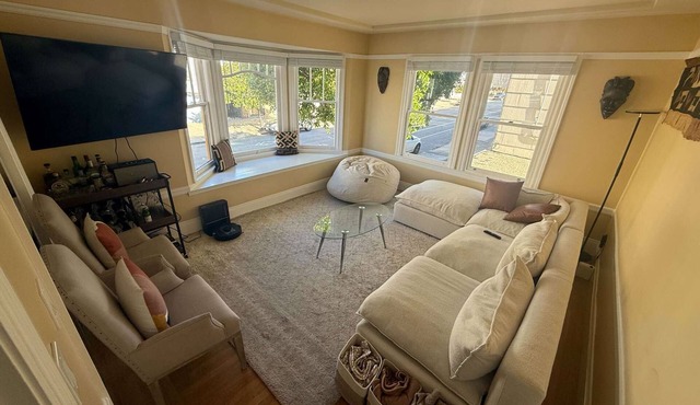 Edwardian Apartment in Marina