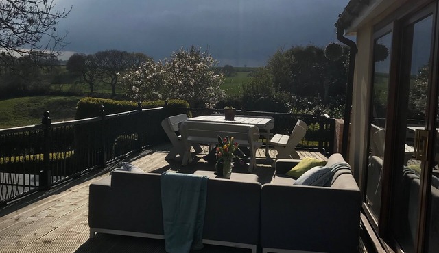 Edwardian Country House with Heated Swimming Pool and Stunning Views