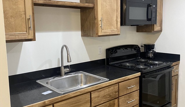 Efficiency Apartments nNear All Refineries