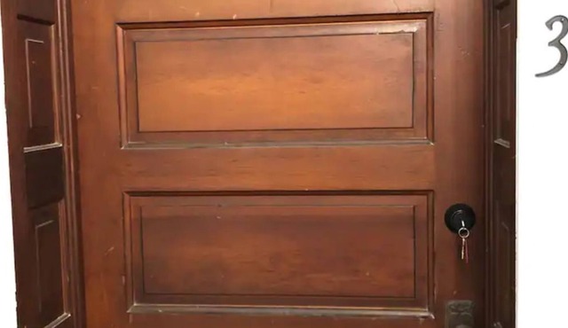 Efficiency apt/1950's kitchen/huge tiled shower