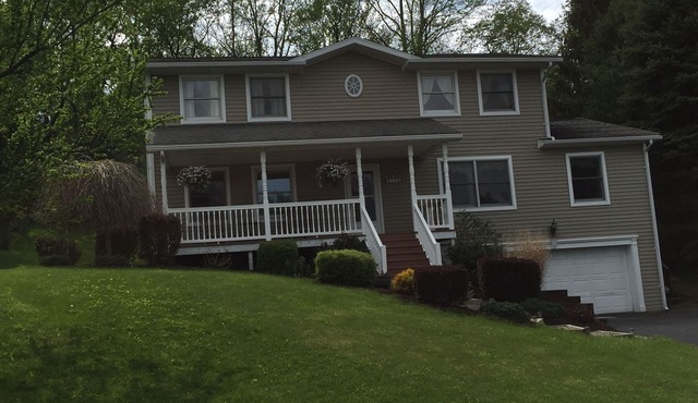 Efficiency Apt between Cornell, SUNY Cortland -Handicap Accessible