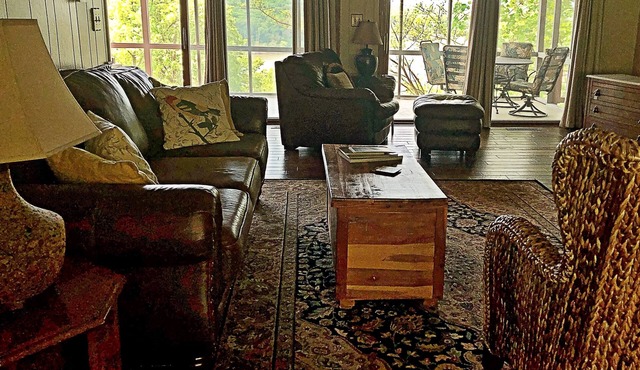 Effie's - An inviting home with lovely views of Table Rock Lake