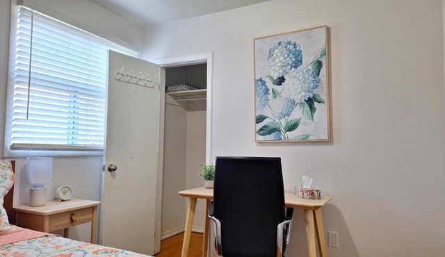 Eglinton West Guest Suite