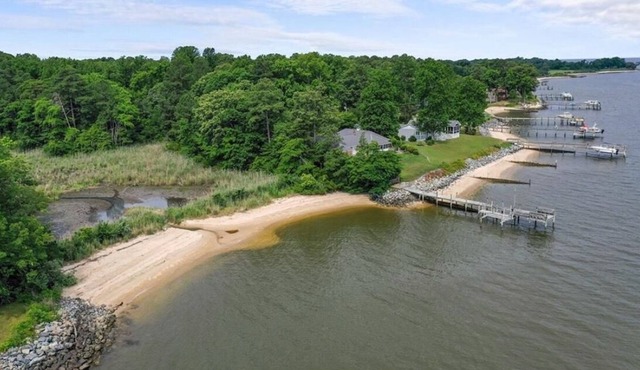 Egret Court - Newly built cozy modern home with access to water and beach