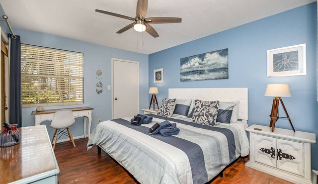 Egret · Ground Floor 2/2 Condo · Half Mile to Beach (King Bed in Master)