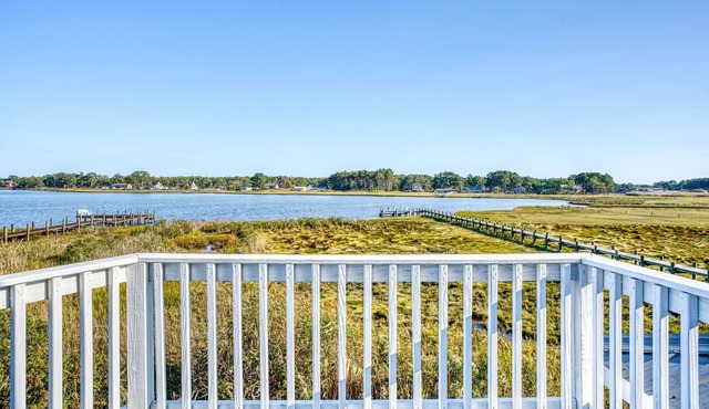 Egret's Cove | Bayfront Oyster Bay Retreat w/Hot Tub, Screened Porch, Dock & Fenced Yard for Pets