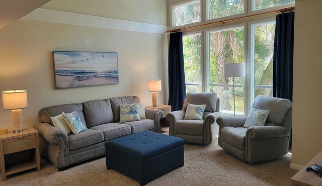 Egret’s Pointe Townhouse Sleeps 9 Amenities & POOLS included. GOLF CART