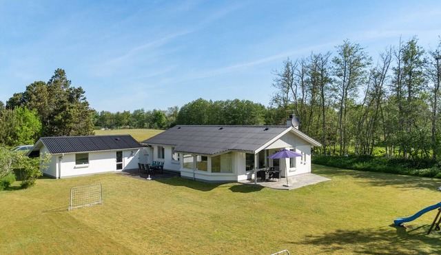 "Ehm" - 600m from the sea by Interhome